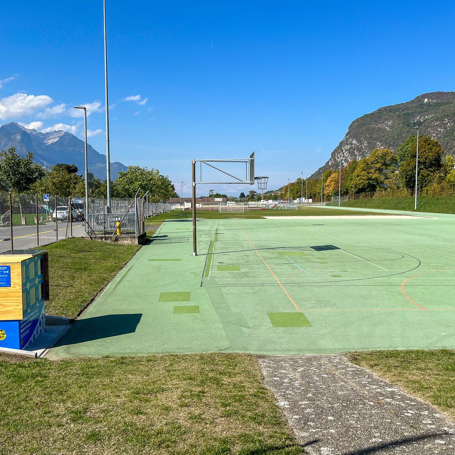 station-boxup-aigle-terrain-basket