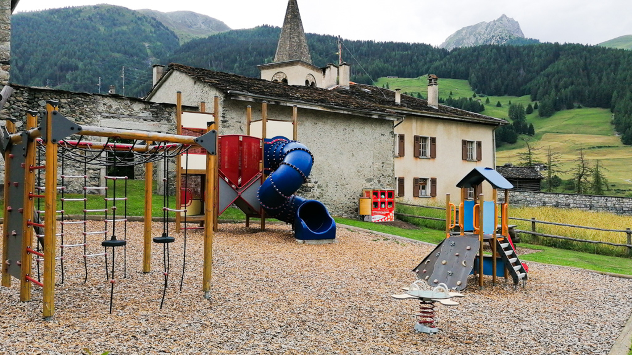 station-boxup-place-de-jeux-liddes