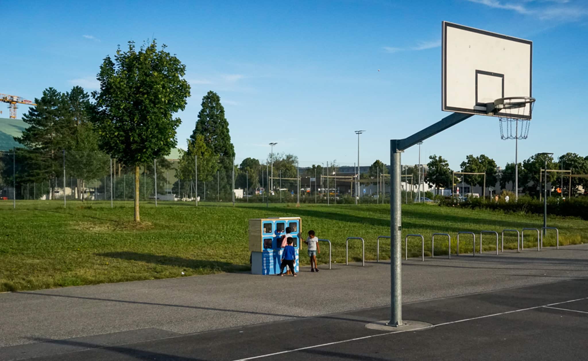 station-boxup-parc-des-rives-yverdon-terrain-de-basket