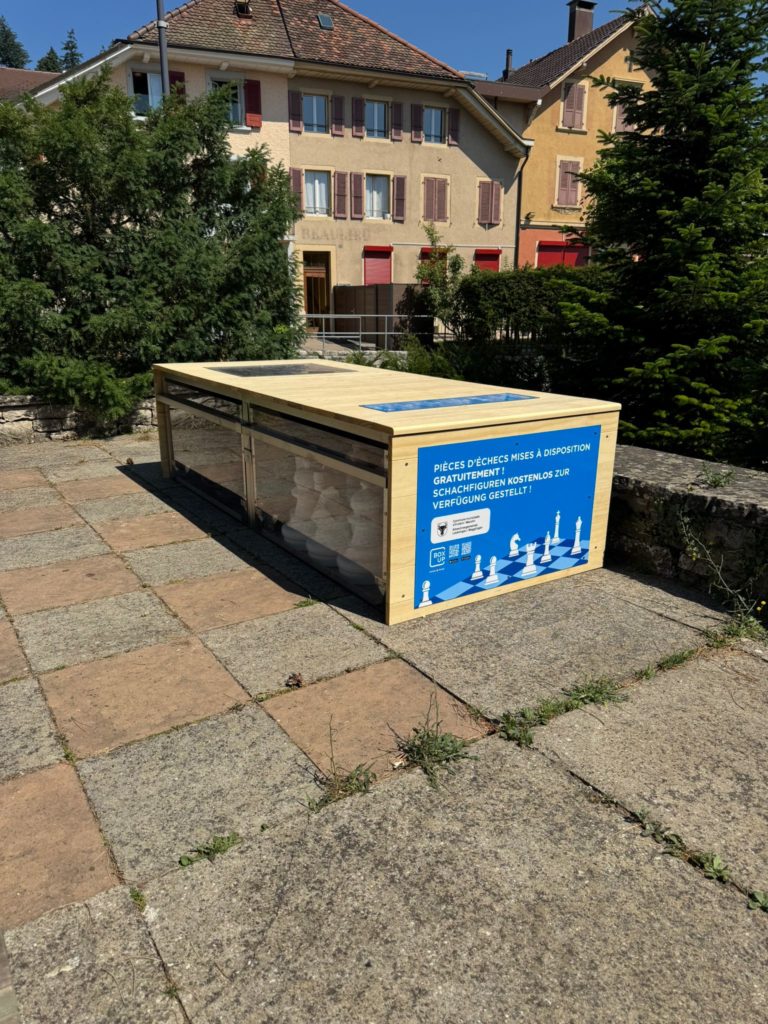 Evilard maison communale banc échecs